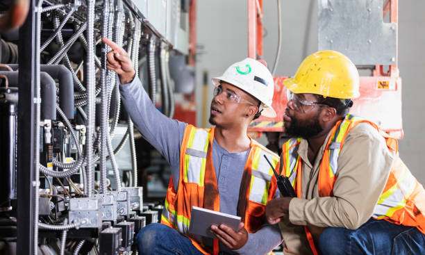 Best Affordable Emergency Electrician  in Pleasant Valley, MO